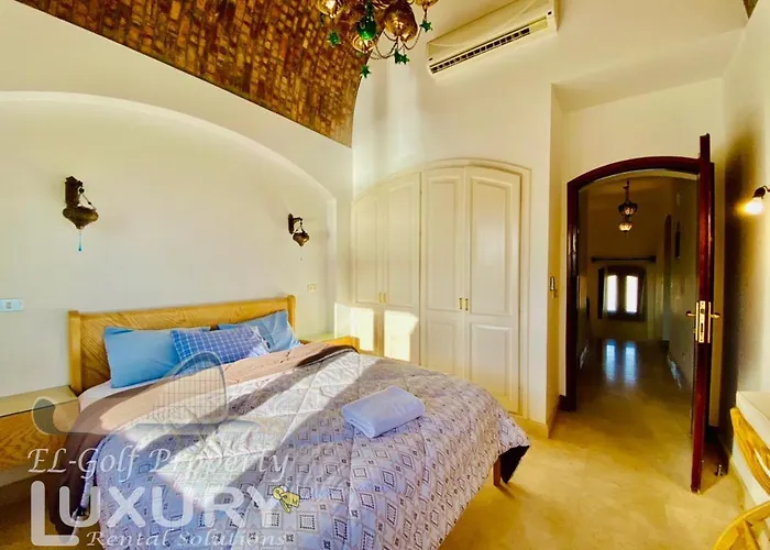 Private Y51 - 3 Bedrooms At El-gouna *
